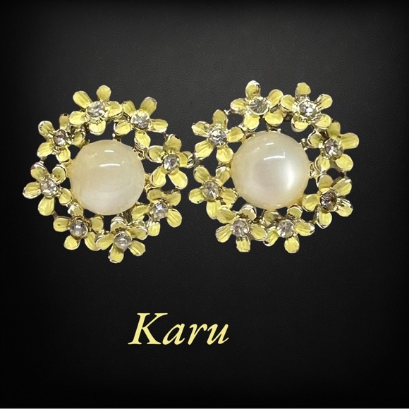 Vintage Signed Karu Arke Enamel, Rhinestone & Lucite Cabochon Skewback Earrings - Picture 1 of 5